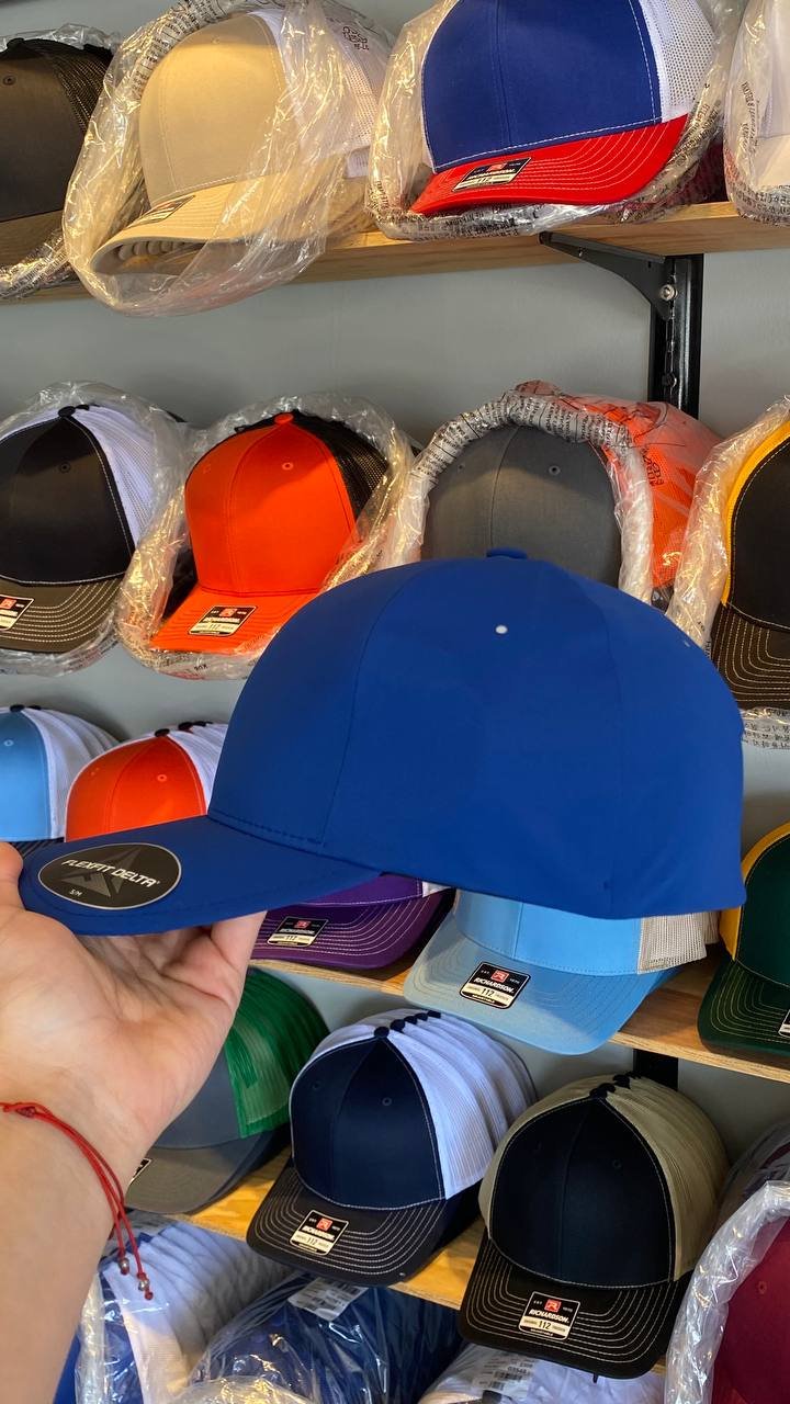 Gorra Azul rey nuevo 2024