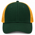 gorra truker verde on amarilo